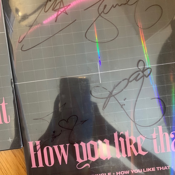 Blackpink autographed/signed “HYLT” album - Picture 5 of 5